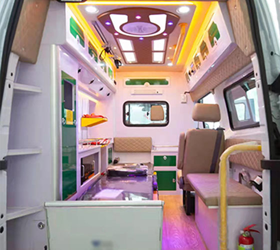 塔什库尔干塔吉克车辆内部展示